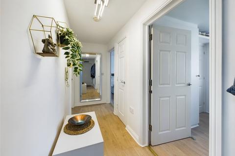 16 Beeston Courts, Laindon, Basildon, SS15 5FP