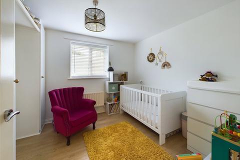 16 Beeston Courts, Laindon, Basildon, SS15 5FP