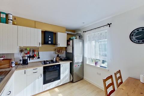 2 bedroom flat to rent, Colonsay Close, Edinburgh, EH5