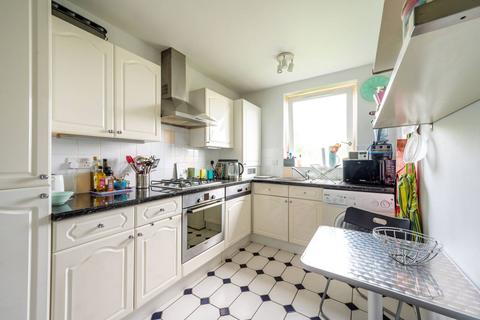 2 bedroom flat to rent, Warwick Drive, Putney, London, SW15