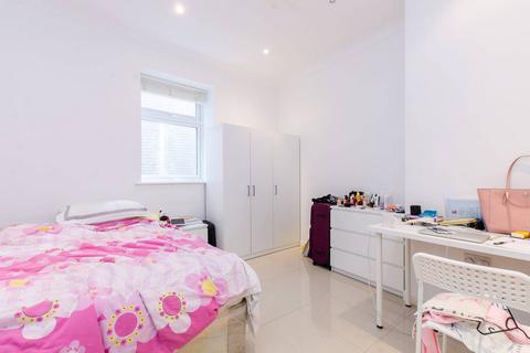 3 bedroom flat to rent, Whitechapel Road, Whitechapel, London, E1