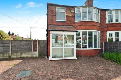 3 bedroom semi-detached house to rent, School Grove, Manchester, Withington, M20