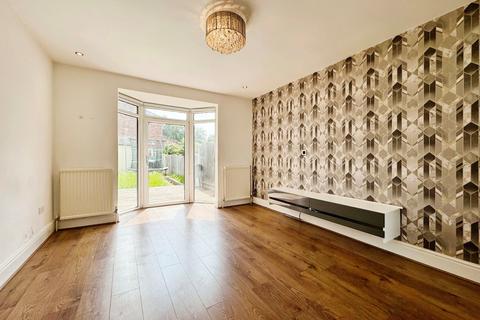 3 bedroom semi-detached house to rent, School Grove, Manchester, Withington, M20