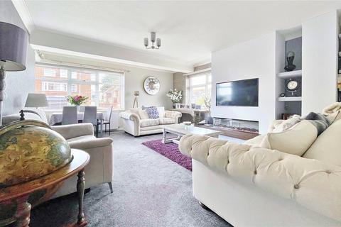 2 bedroom flat for sale, George V Avenue, Worthing, BN11