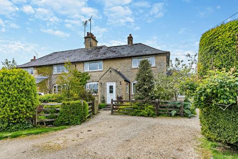 2, Manor Cottages Bibury Road, Aldsworth, Cheltenham, GL54 3RD