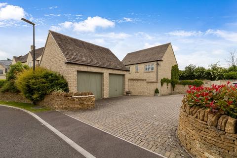 4 bedroom detached house to rent, Tame Way, Fairford, Gloucestershire, GL7