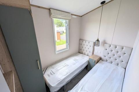 2 bedroom static caravan for sale, New Romney Holiday Park