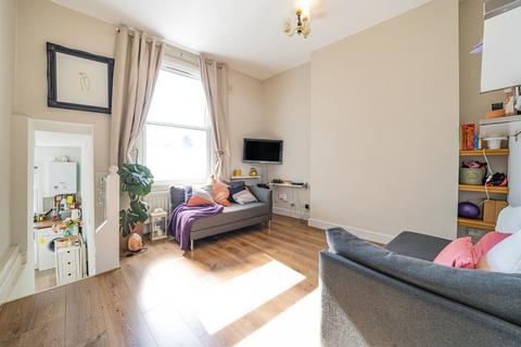 2 bedroom flat for sale, Percy Road, London, W12