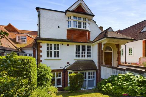 3 bedroom flat for sale, Baslow Road, Meads, Eastbourne, BN20