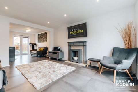3 Beeston Drive, Stanground, Peterborough, PE2 8UH