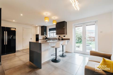 3 Beeston Drive, Stanground, Peterborough, PE2 8UH