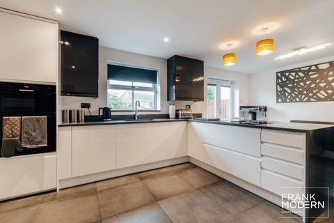 3 Beeston Drive, Stanground, Peterborough, PE2 8UH