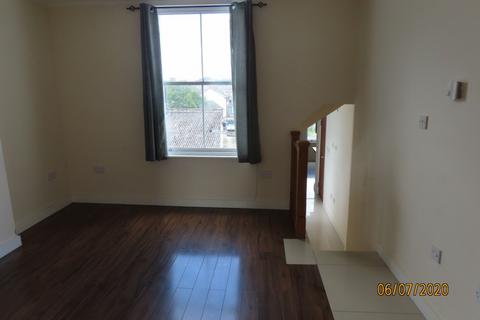 2 bedroom flat to rent, Summerland Street, Barnstaple, EX32