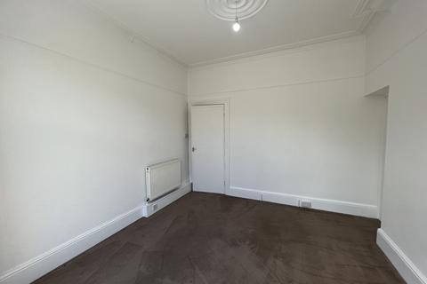 2 bedroom flat to rent, Beaufort Road, Bournemouth BH6