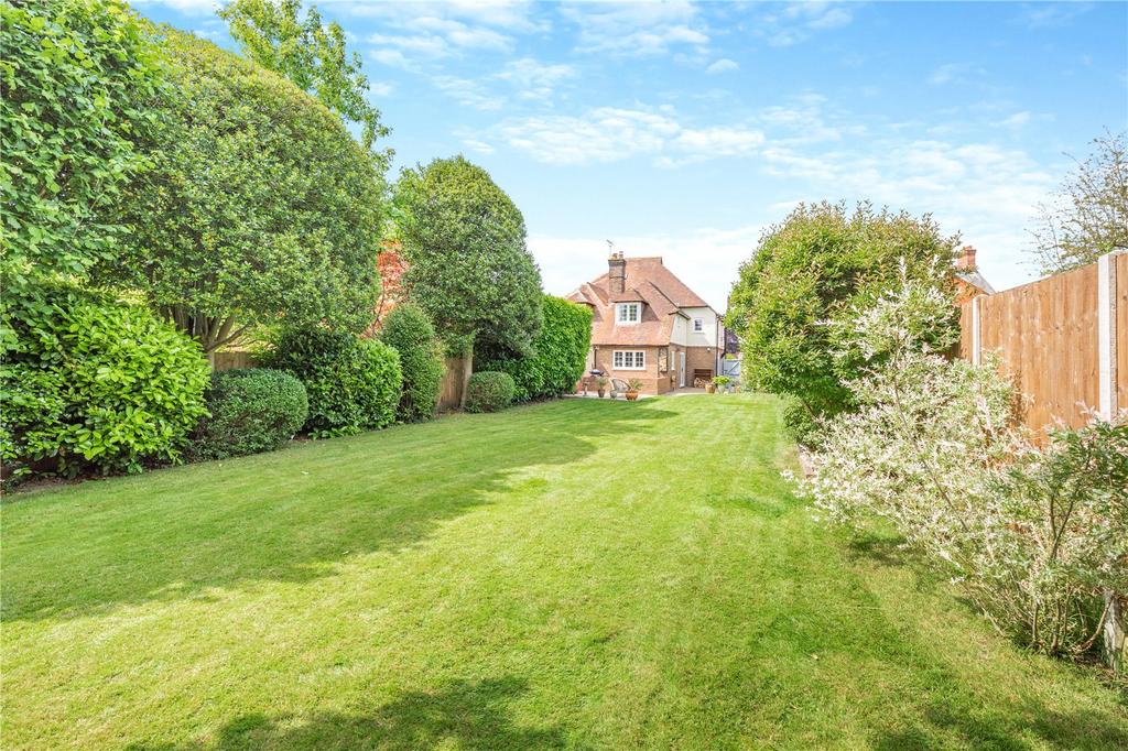 Crondall Lane, Farnham, Surrey 3 bed semidetached house for sale £