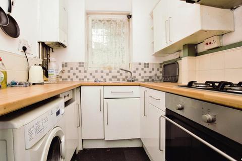 3 bedroom flat to rent, Weston Street Southwark SE1