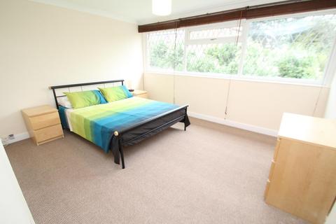 3 bedroom house to rent, Gledhow Lane, Leeds, West Yorkshire, UK, LS7