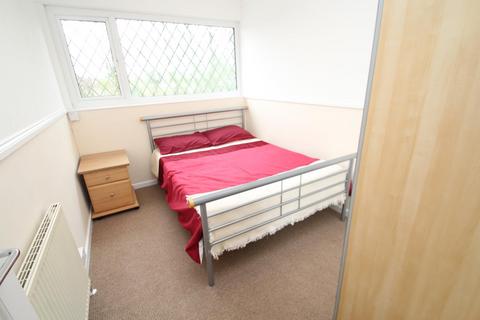 3 bedroom house to rent, Gledhow Lane, Leeds, West Yorkshire, UK, LS7