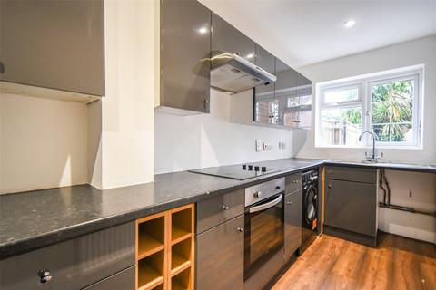 24 Ravenscroft, Hook, RG27 9NN