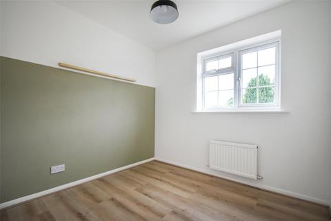 24 Ravenscroft, Hook, RG27 9NN