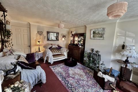 2 bedroom detached bungalow for sale, Rainsborough Gardens, Market Harborough LE16
