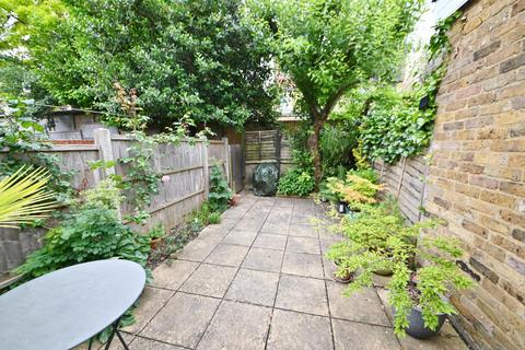 108 Third Cross Road, Twickenham, TW2 5EA