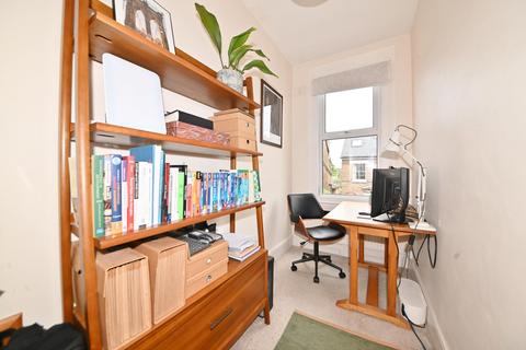 108 Third Cross Road, Twickenham, TW2 5EA