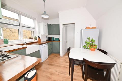 108 Third Cross Road, Twickenham, TW2 5EA