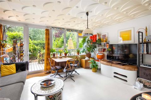 9 Pollard Street, London, E2 6LY