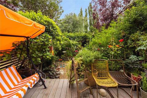 9 Pollard Street, London, E2 6LY