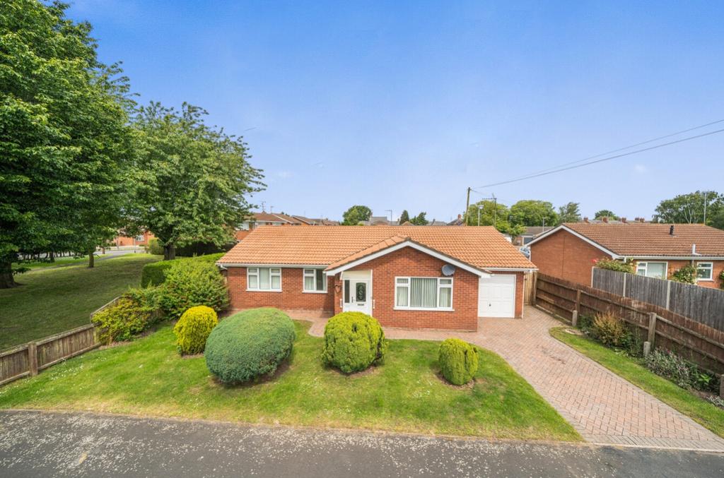 Quaker Lane, Spalding, Lincolnshire... 3 bed detached bungalow for sale