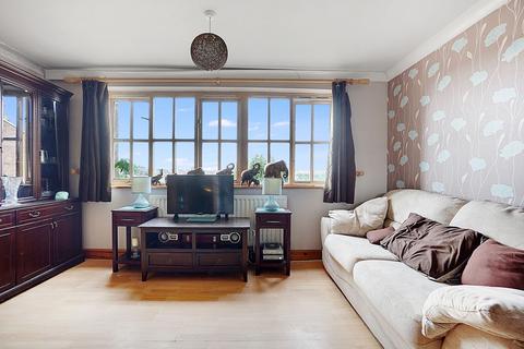 64 Harptree Drive, Chatham, ME5 0TF