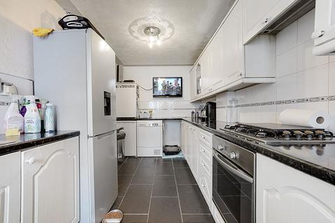 64 Harptree Drive, Chatham, ME5 0TF