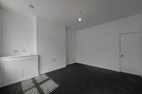 2 bedroom terraced house to rent, Heath Street, Burnley BB10