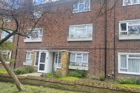 2 bedroom maisonette to rent, Bournehall Road, Bushey, Hertfordshire, WD23 3EA