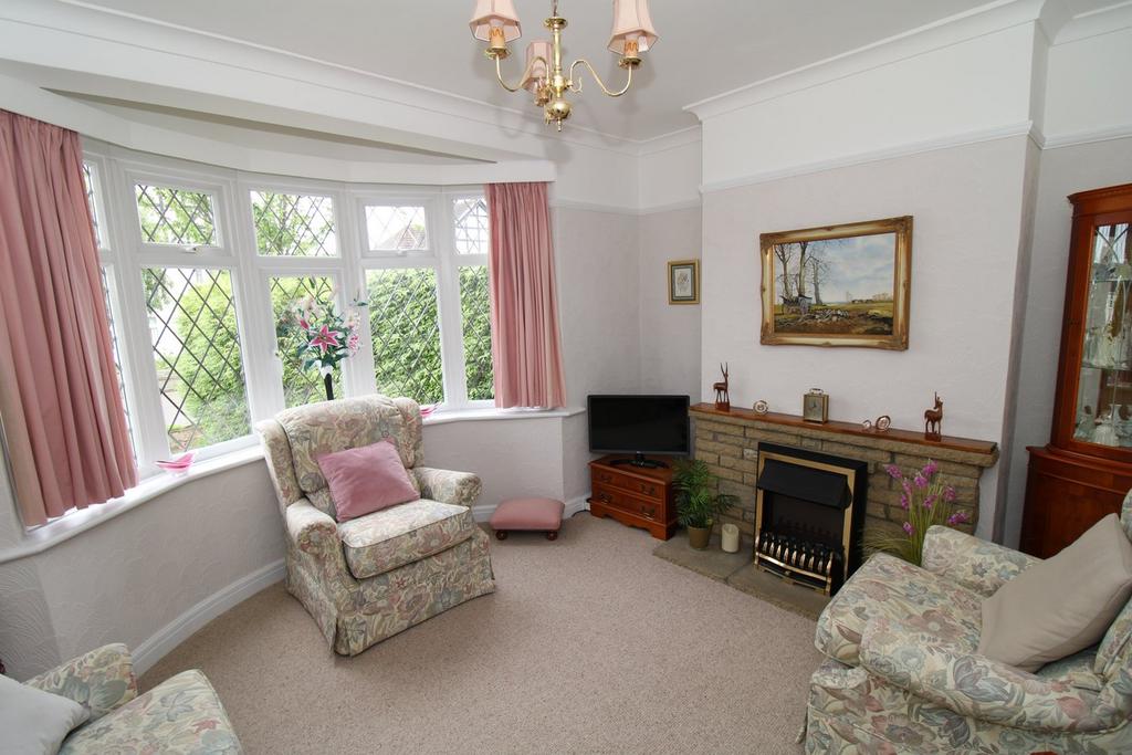 Queensway, West Wickham, BR4 2 bed semidetached house for sale £540,000