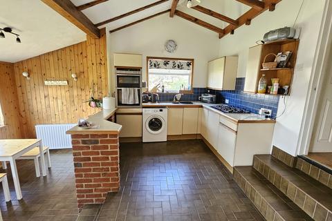 4 bedroom detached house to rent, Marine Drive, Rottingdean, BN2