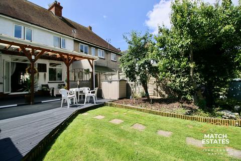 4 bedroom semi-detached house for sale, Alder Road, Folkestone CT19