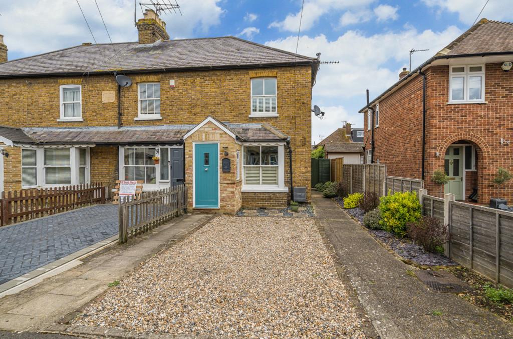 Alma Road, Eton Wick, Windsor 2 bed end of terrace house for sale £