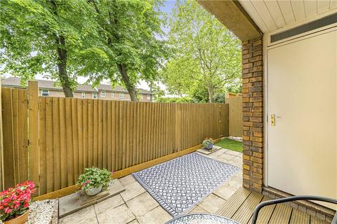 68 Hope Close, London, SE12 0BJ