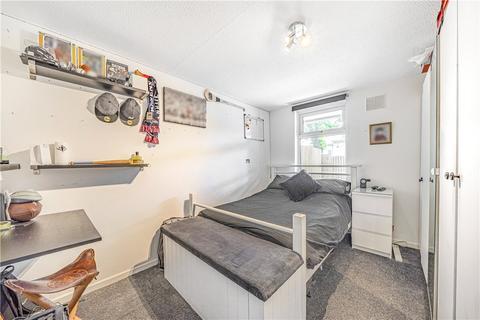 68 Hope Close, London, SE12 0BJ