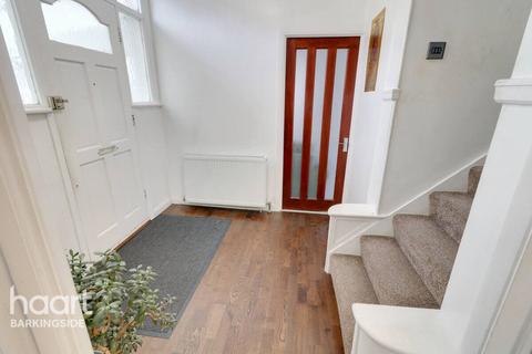 3 bedroom chalet for sale, Caterham Avenue, Clayhall