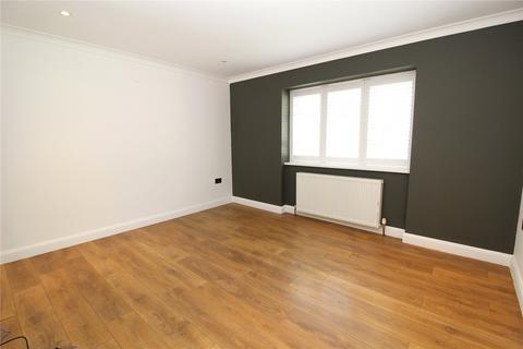 2 bedroom apartment to rent, Eastham Crescent, CM13