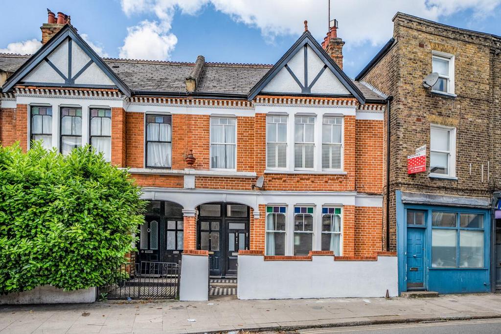 North Street, Clapham Old Town 2 bed for sale £775,000