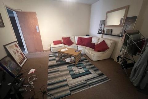 1 bedroom in a house share to rent, Richmond Park Road, Bournemouth, BH8