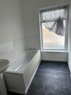 1 bedroom bedsit to rent, Lower Cross Road, Llanelli SA15