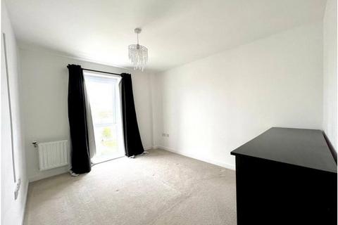 3 bedroom flat to rent, HANDLEY PAGE ROAD, Barking, Essex, , IG11
