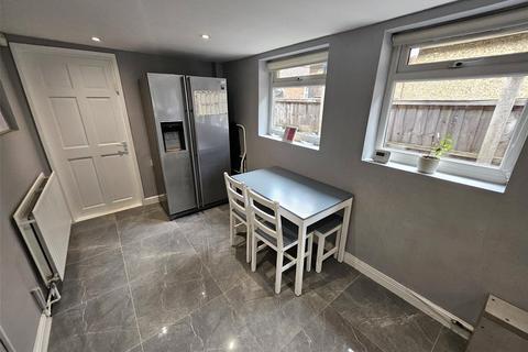 23 Addlestone Park, Addlestone, KT15 1RZ