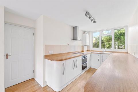 2 bedroom flat for sale, Barnetts Shaw, Oxted, Surrey, RH8