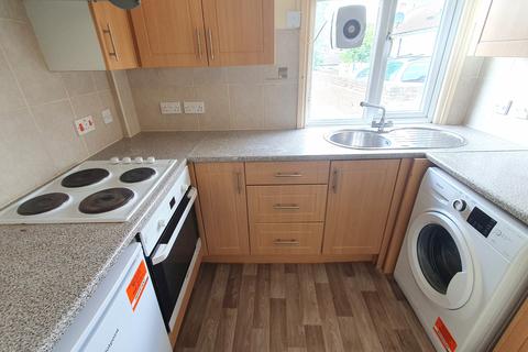 2 bedroom flat to rent, Whitchurch Lane, Edgware